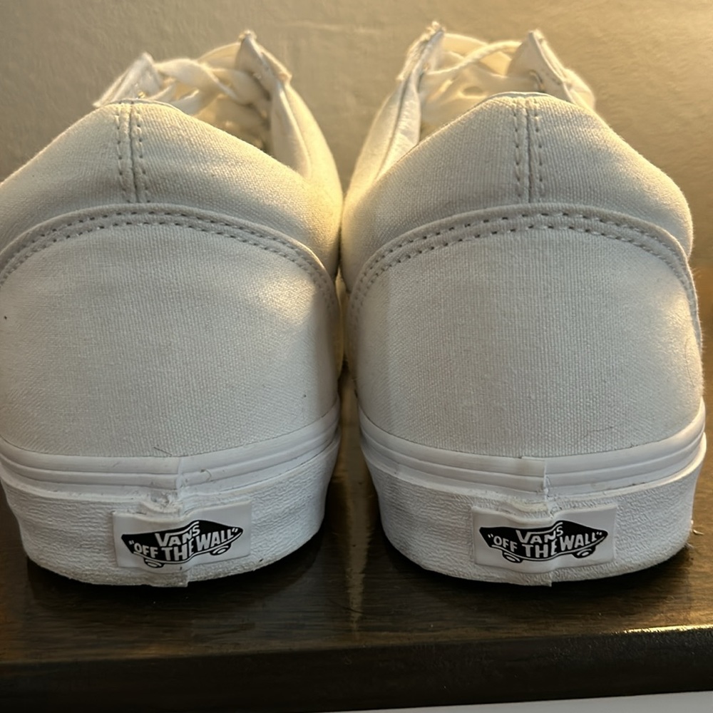 Vans - Picture 2 of 4